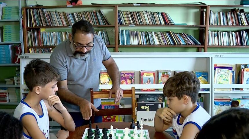 projeto-de-xadrez-ensina-historia,-matematica-e-ate-educacao-fisica-para-estudantes-de-escola-publica-no-es