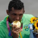isaquias-queiroz-e-o-unico-brasileiro-com-tres-medalhas-na-mesma-olimpiada