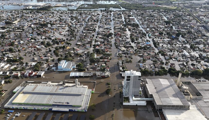 prefeito-de-canoas-diz-que-retirada-de-agua-da-cidade-pode-levar-de-45-a-60-dias;-diques-foram-vencidos-pela-cheia