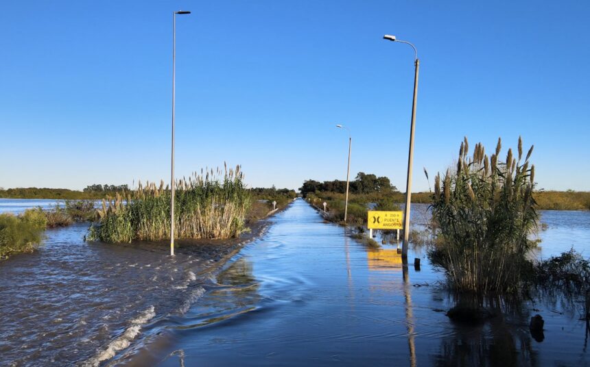 inundacoes-fazem-mais-de-2-mil-pessoas-deixarem-as-casas-no-uruguai