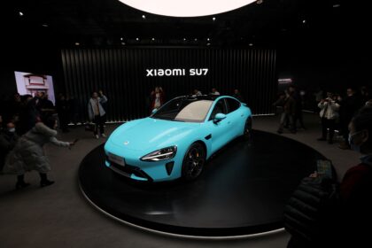 chinesa-xiaomi-apresenta-seu-primeiro-carro-eletrico