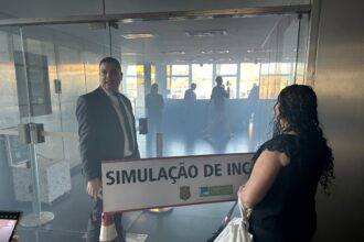 video:-fumaca-em-torre-do-congresso-durante-simulacao-assusta-moradores-de-brasilia