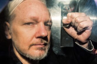 fundador-do-wikileaks,-assange-devera-se-declarar-culpado-em-acordo-que-podera-livra-lo-da-prisao