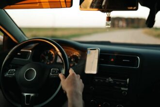 uber-volta-a-pedir-ao-stf-suspensao-de-processos-sobre-vinculo-de-emprego-entre-motoristas-e-apps