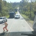 assista:-caminhoneiro-flagra-trabalhador-escapando-por-segundos-de-ser-atropelado-em-obra-de-rodovia-do-parana